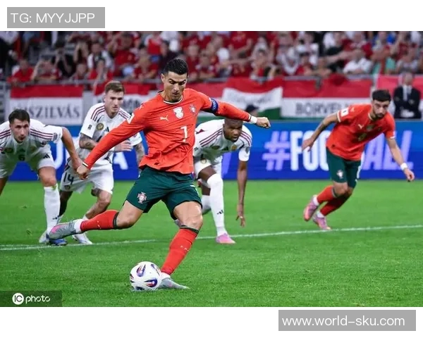 猜猜看，这位中国足球球星是谁？他曾代表国家队出征国际赛场并多次进球