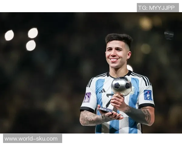 当前足坛最炙手可热球星谁是未来世界足球的领军人物分析